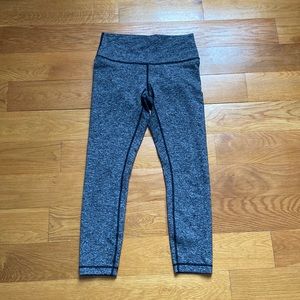 Lululemon Wunder Under 25” sz 8